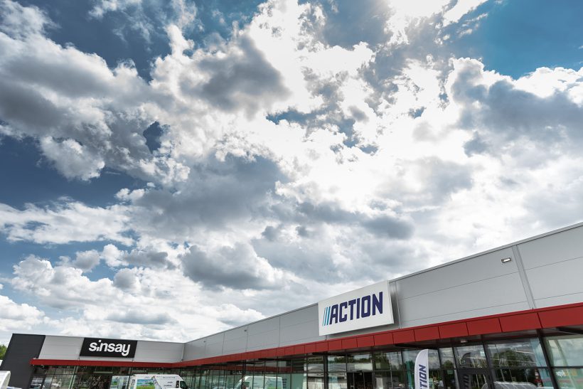 TABLE TRAPEZOIDALE T-153